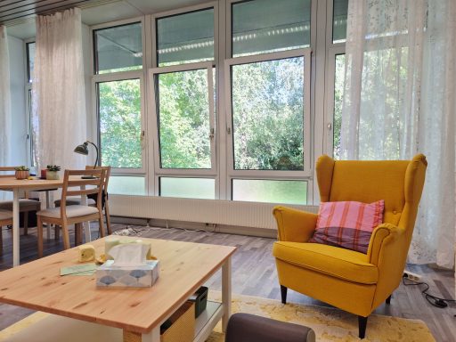 Blick ins Grüne während der Psychotherapie